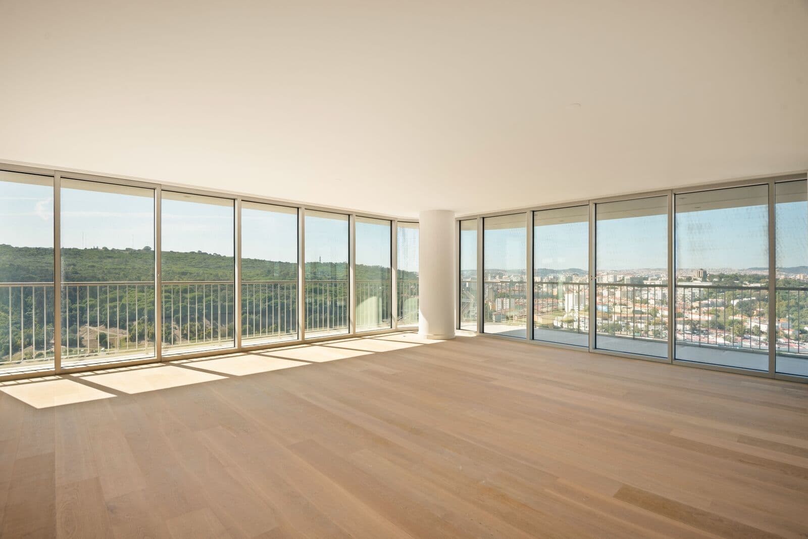 T4+1 em piso alto no Infinity, Lisboa - Imagem 1