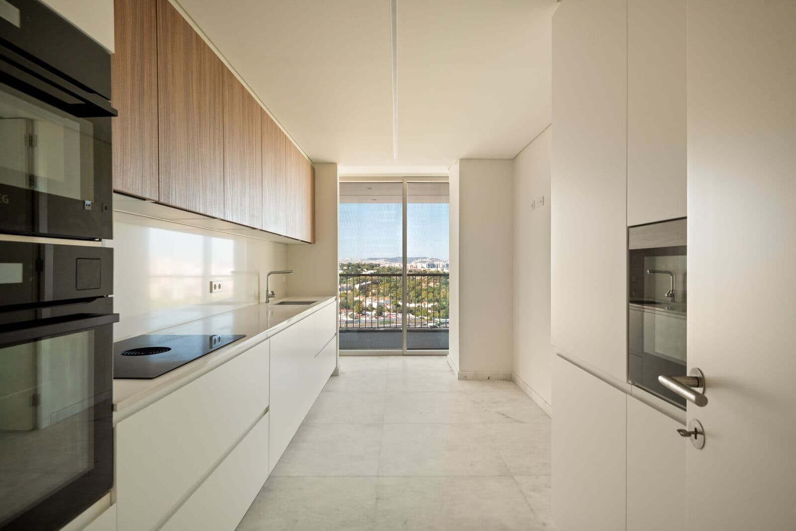 T4+1 em piso alto no Infinity, Lisboa - Imagem 6