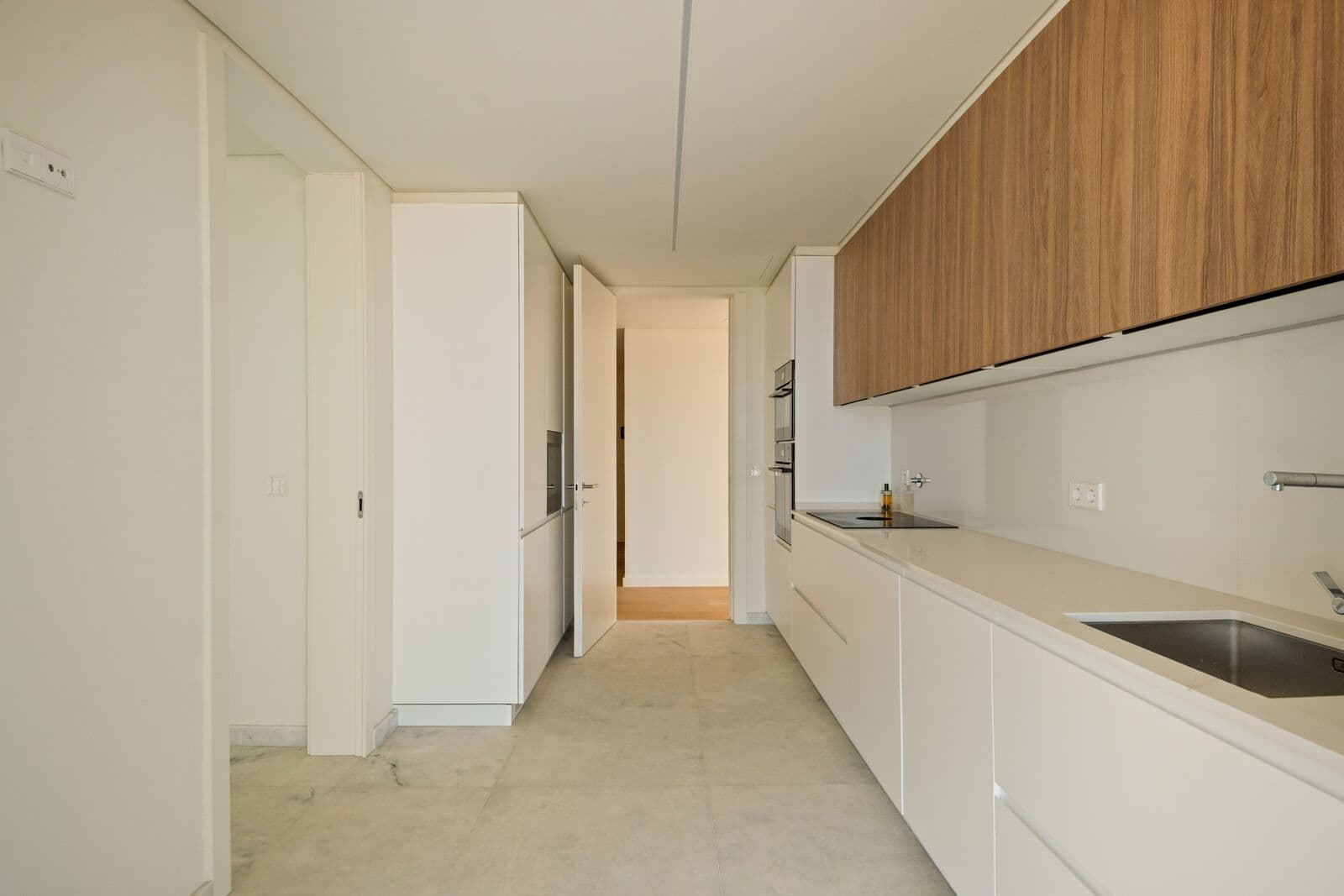 T4+1 em piso alto no Infinity, Lisboa - Imagem 8