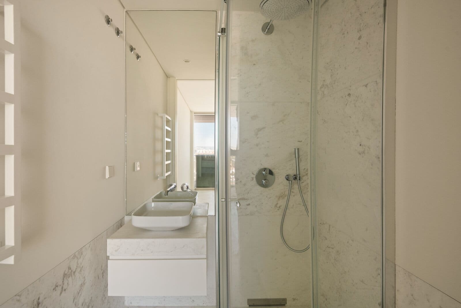 T4+1 em piso alto no Infinity, Lisboa - Imagem 26