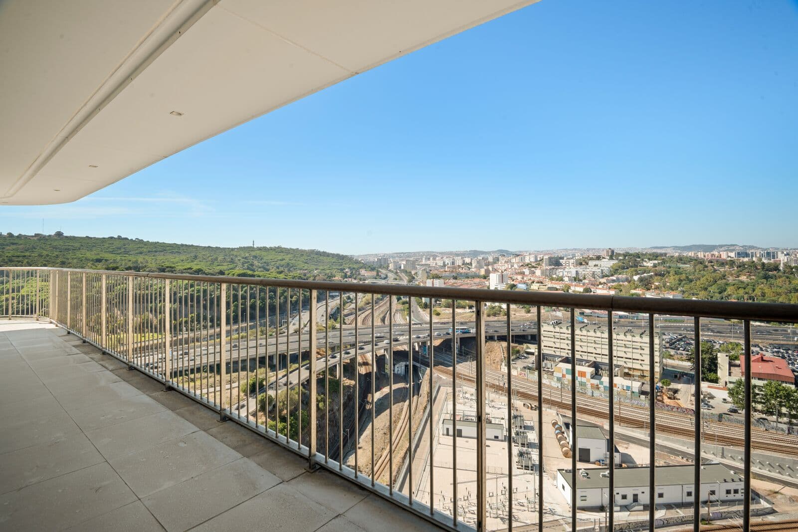 T4+1 em piso alto no Infinity, Lisboa - Imagem 34