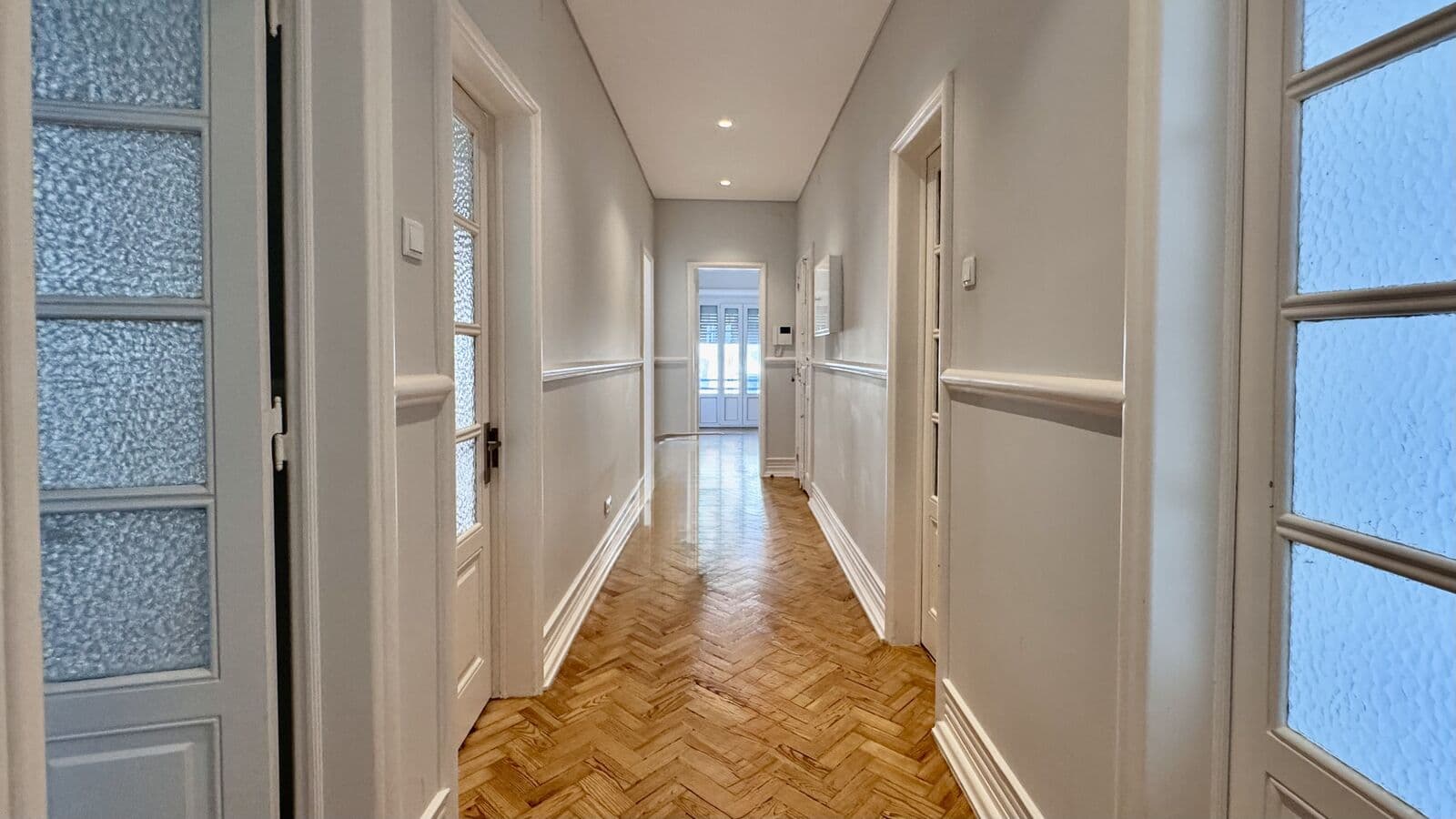 Apartamento T2 + 1 com vista, El Corte Inglés, Lisboa - Imagem 2