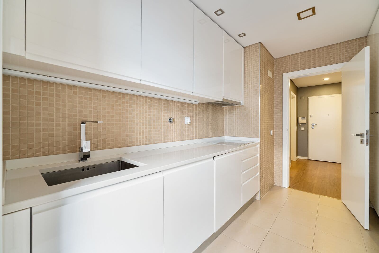 3 Bedroom Apartment with a view, Parque das Nações, Lisboa - Image 12