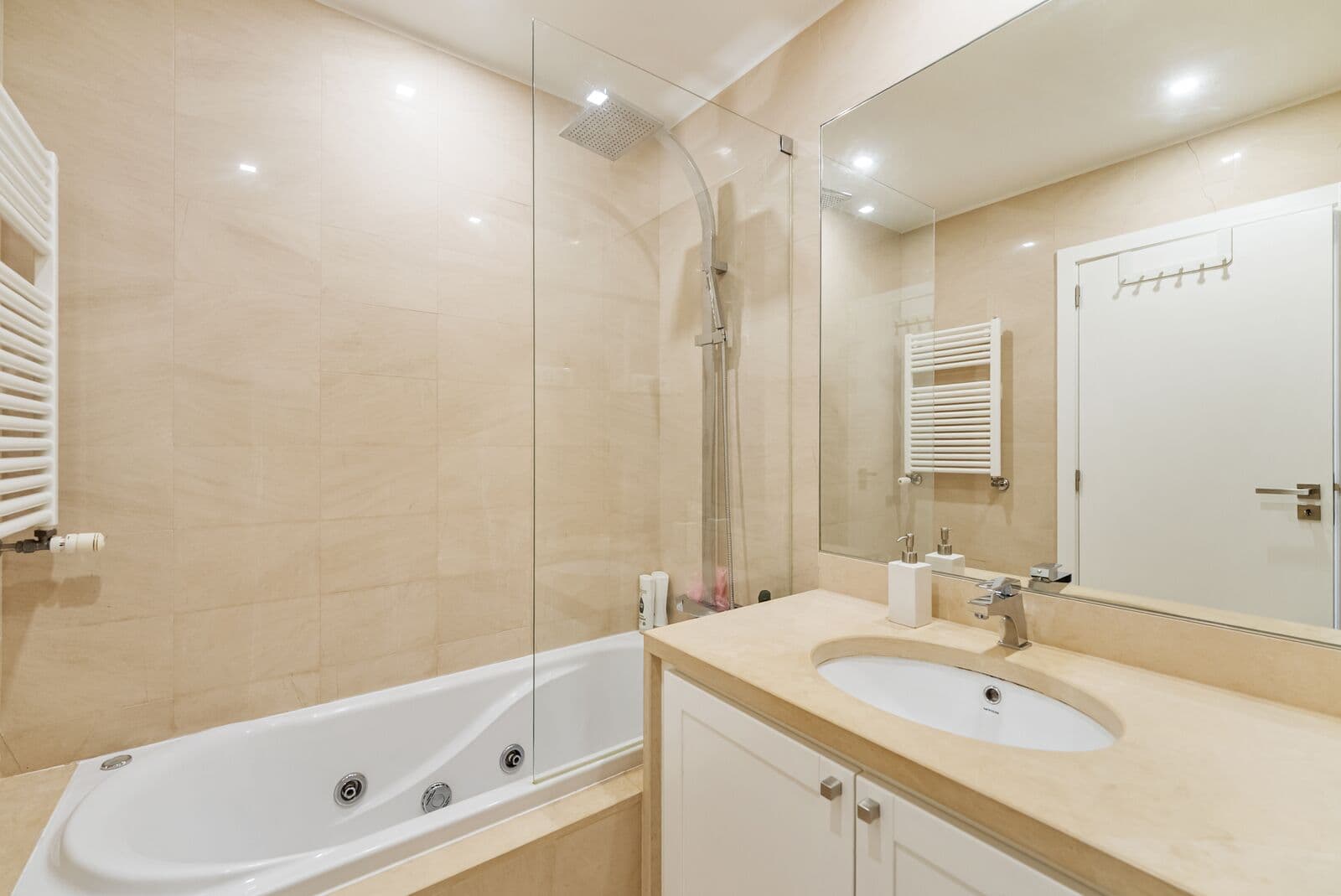3 Bedroom Apartment with a view, Parque das Nações, Lisboa - Image 25