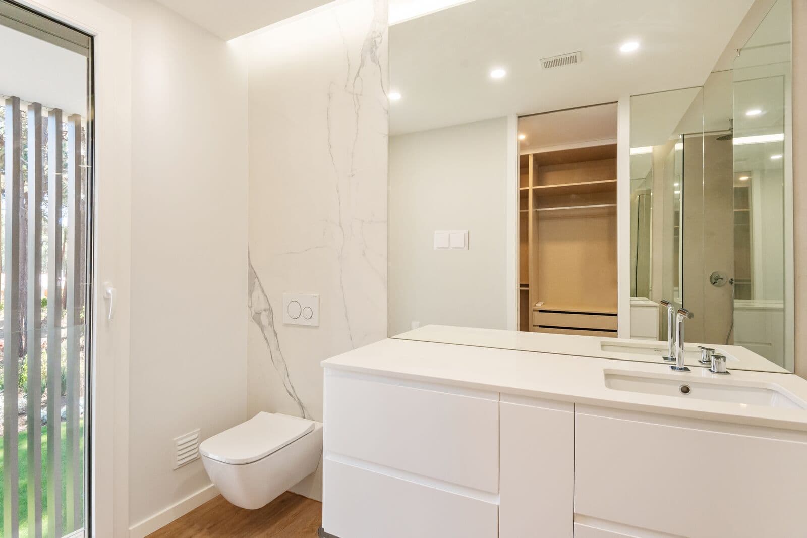 Moradia Isolada T5 com piscina, Aroeira, Almada - Imagem 34