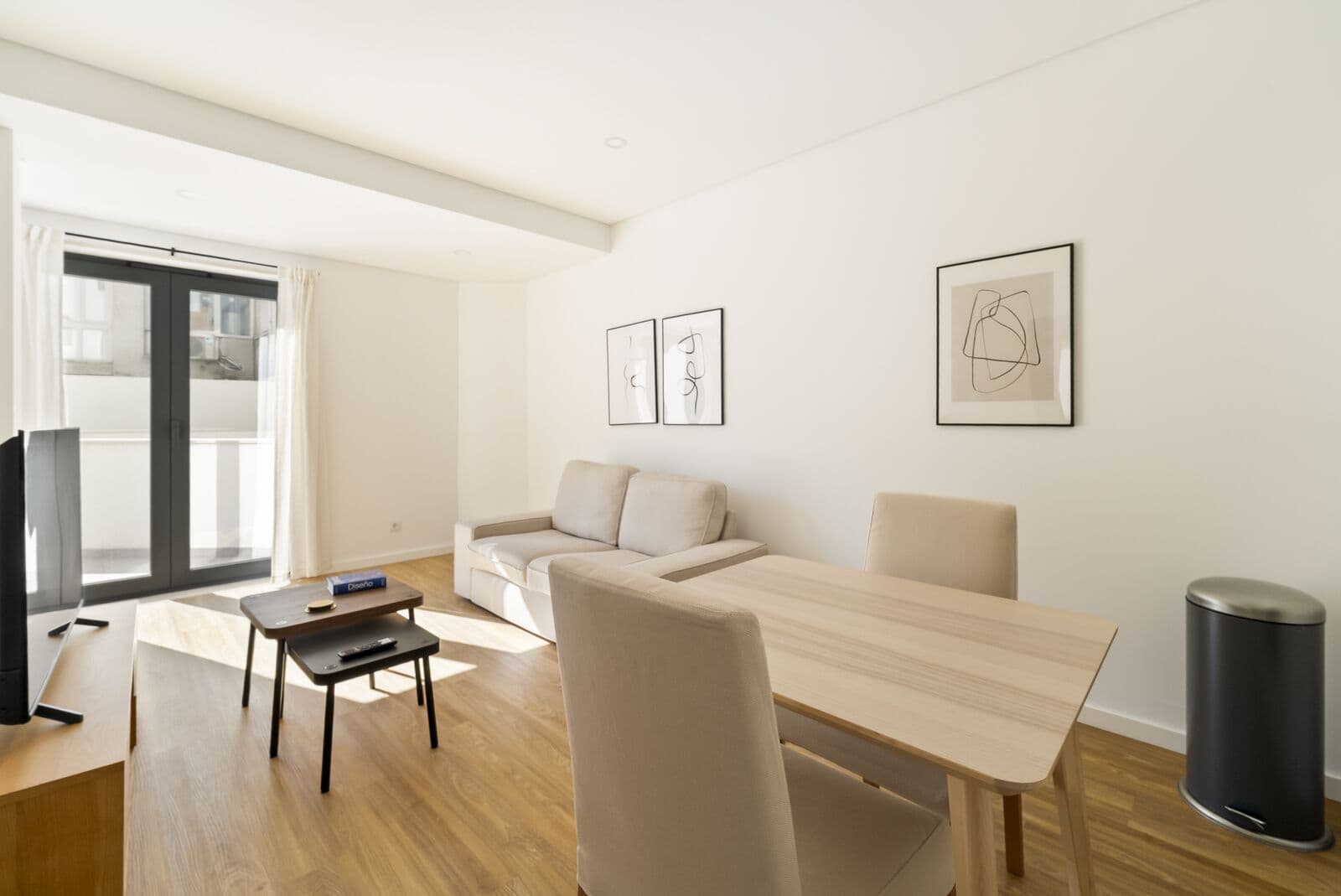 Apartamento T1 com vista, Entrecampos, Lisboa - Imagem 1