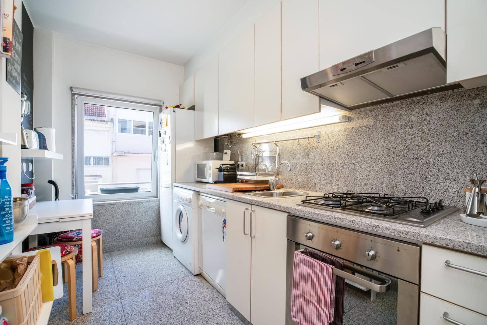 Apartamento T1 com estacionamento, Infante Santo (Prazeres), Lisboa - Imagem 11