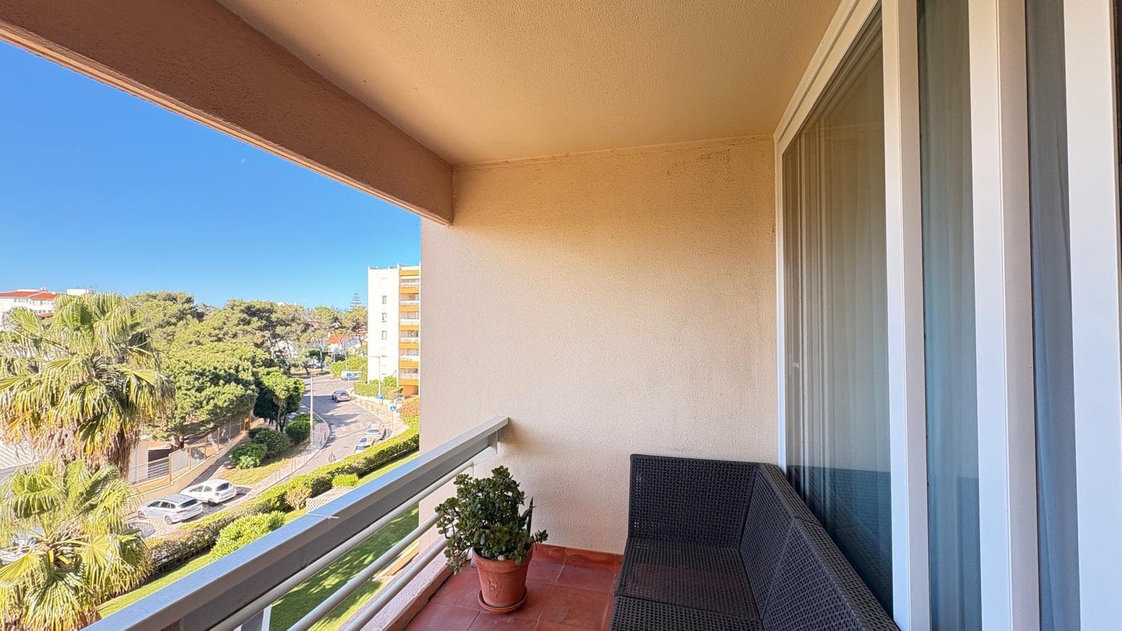 Apartamento T2 com jardim, Alto das Flores, Cascais - Imagem 1