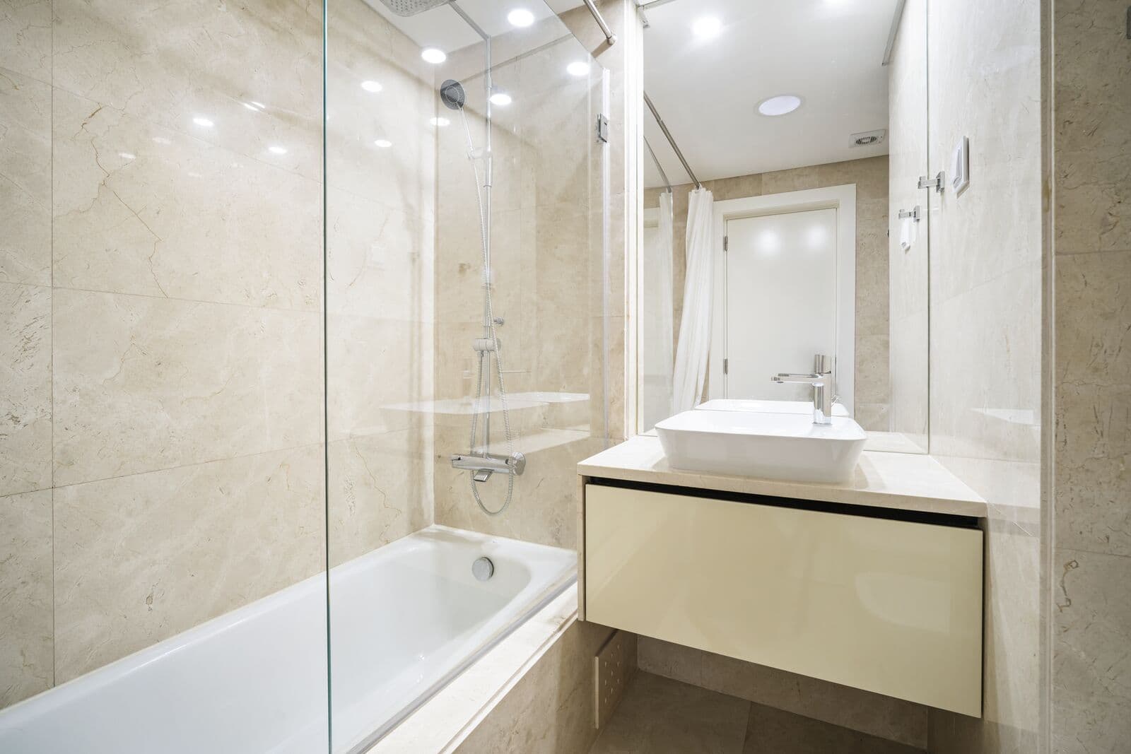Apartamento T4 com jardim, Bairro da Martinha, Cascais - Imagem 17