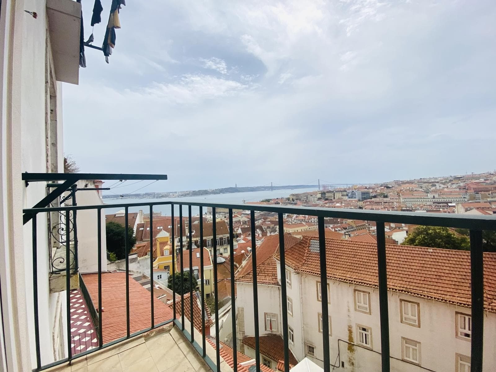 Apartamento T2 com vista, Castelo, Lisboa - Imagem 2