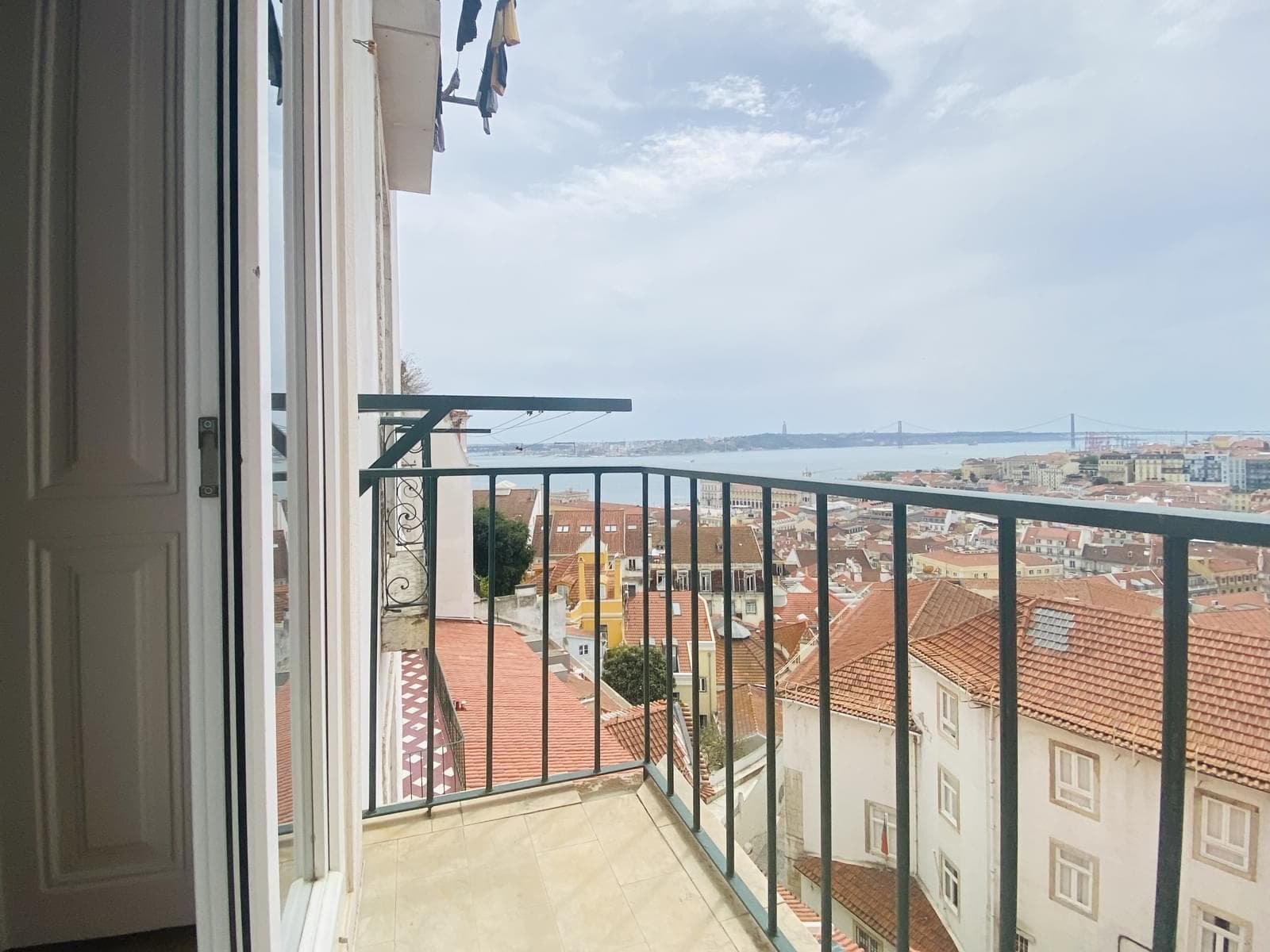 Apartamento T2 com vista, Castelo, Lisboa - Imagem 4