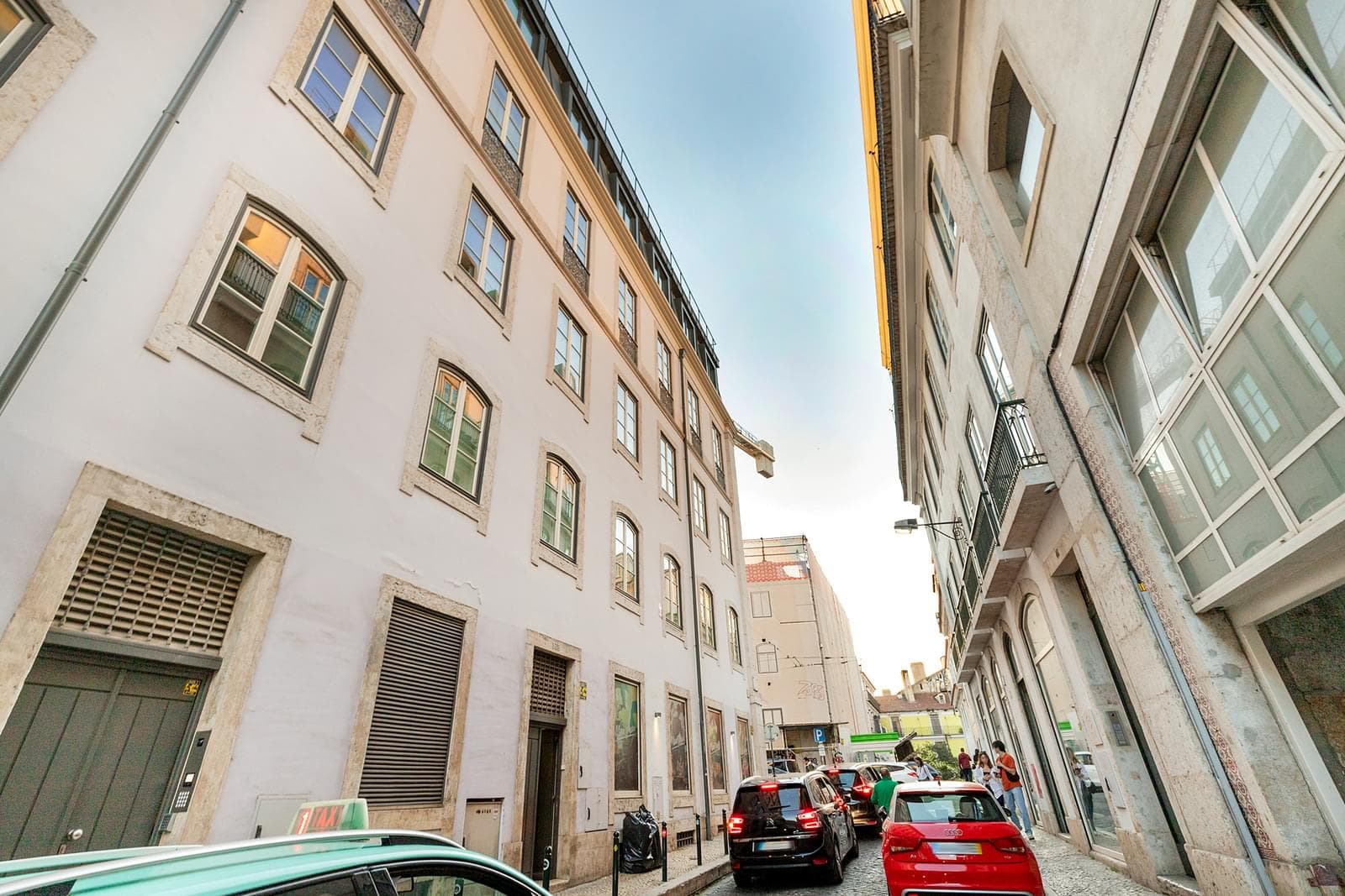 2 Bedroom Apartment with parking, Chiado, Lisboa - Image 30