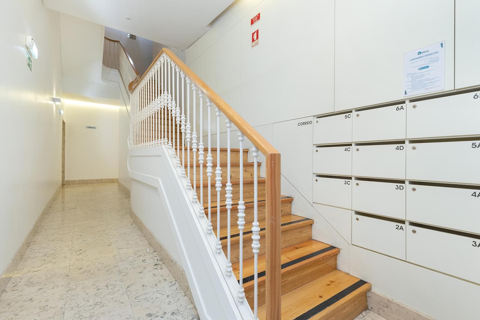 2 Bedroom Apartment with parking, Chiado, Lisboa - Image 29