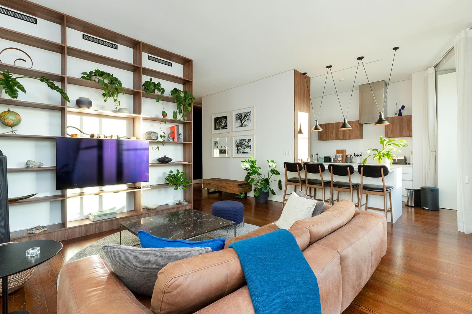 2 Bedroom Apartment with parking, Chiado, Lisboa - Image 4
