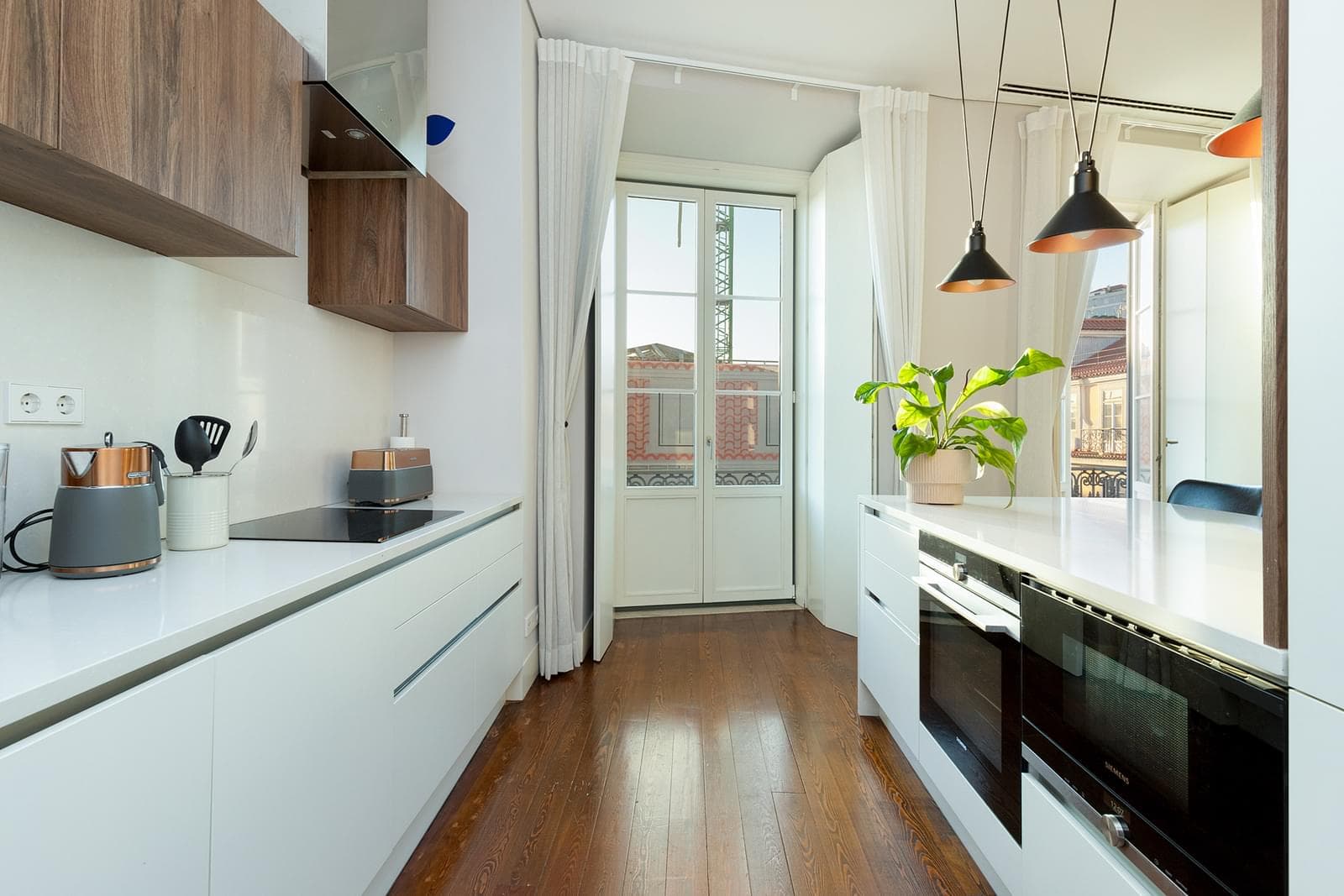 2 Bedroom Apartment with parking, Chiado, Lisboa - Image 14