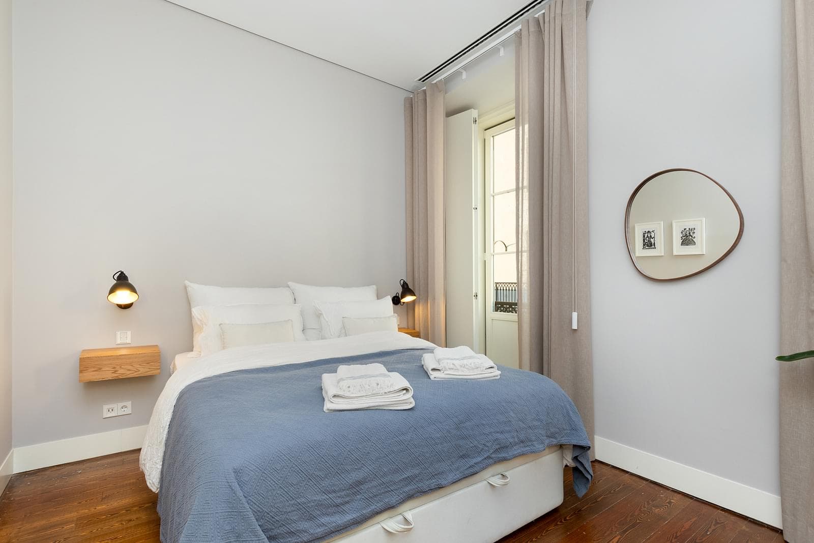 2 Bedroom Apartment with parking, Chiado, Lisboa - Image 17