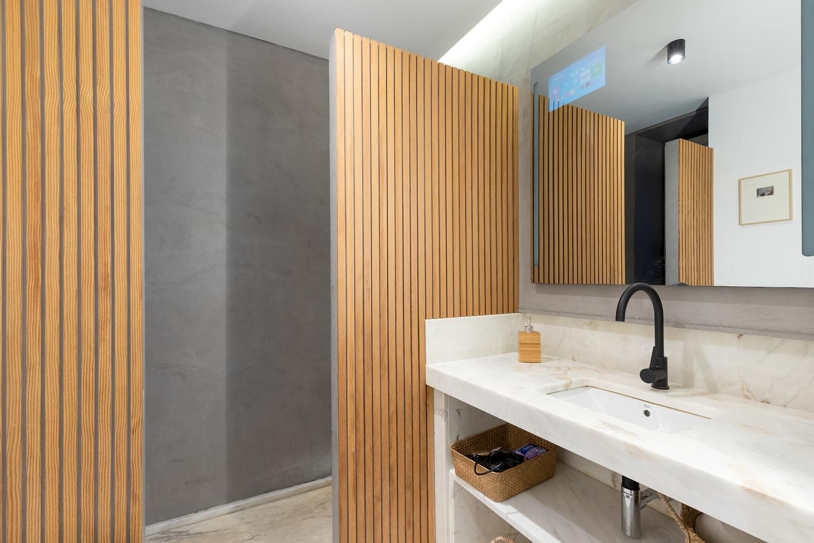 2 Bedroom Apartment with parking, Chiado, Lisboa - Image 20