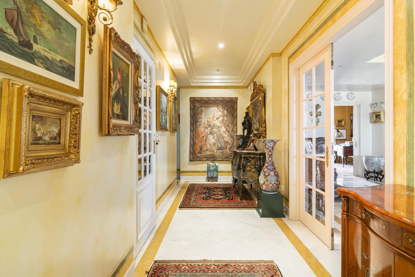 4 Bedroom Apartment with parking, Areeiro, Lisboa - Image 17