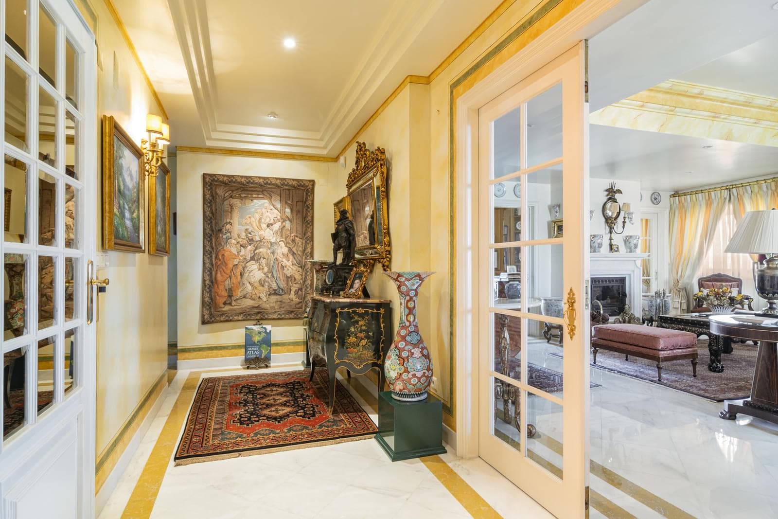 4 Bedroom Apartment with parking, Areeiro, Lisboa - Image 4