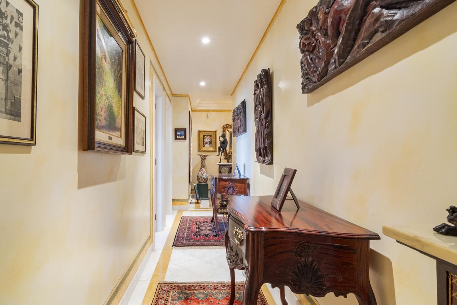 4 Bedroom Apartment with parking, Areeiro, Lisboa - Image 15
