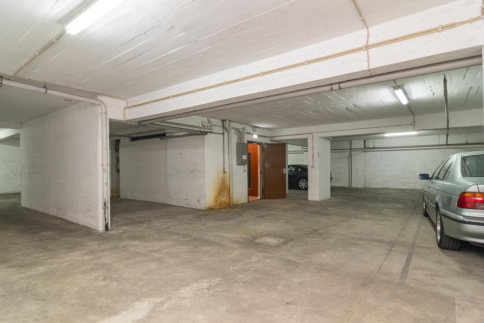 4 Bedroom Apartment with parking, Areeiro, Lisboa - Image 34