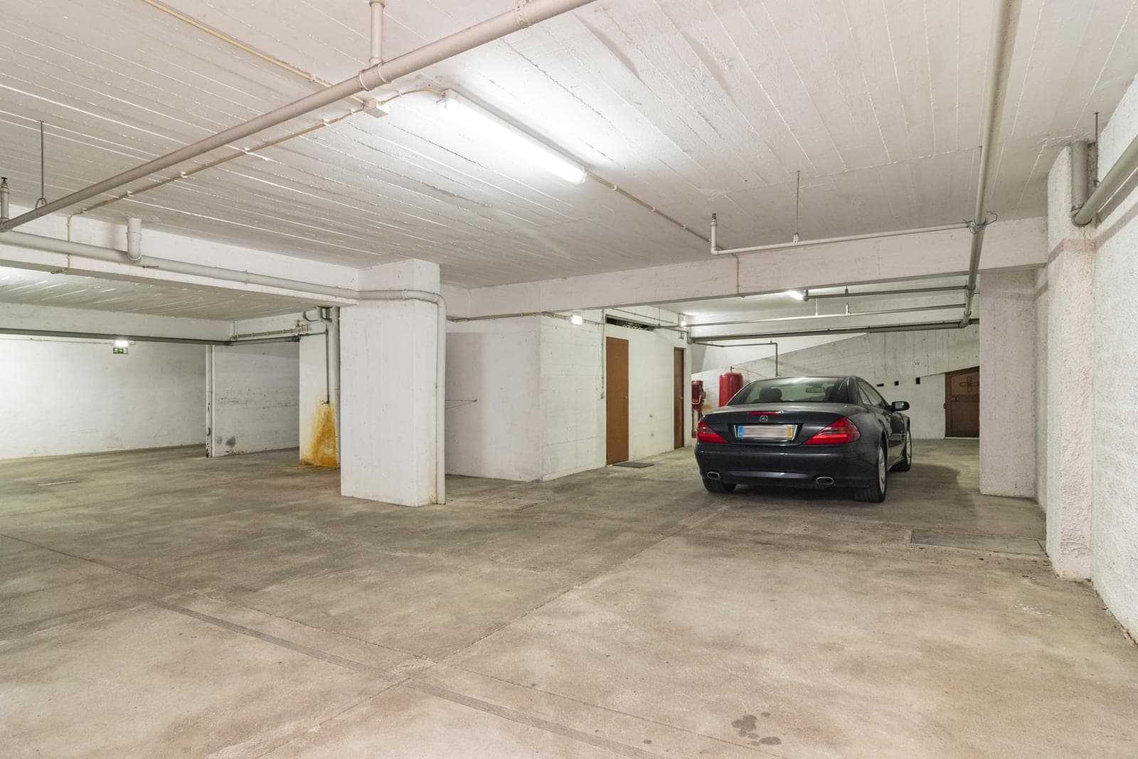 4 Bedroom Apartment with parking, Areeiro, Lisboa - Image 35