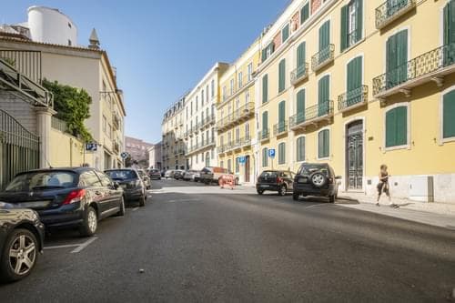 PF31059 - Appartement 4 + 2 pièces avec vue, Estrela, Lisboa - Image 29