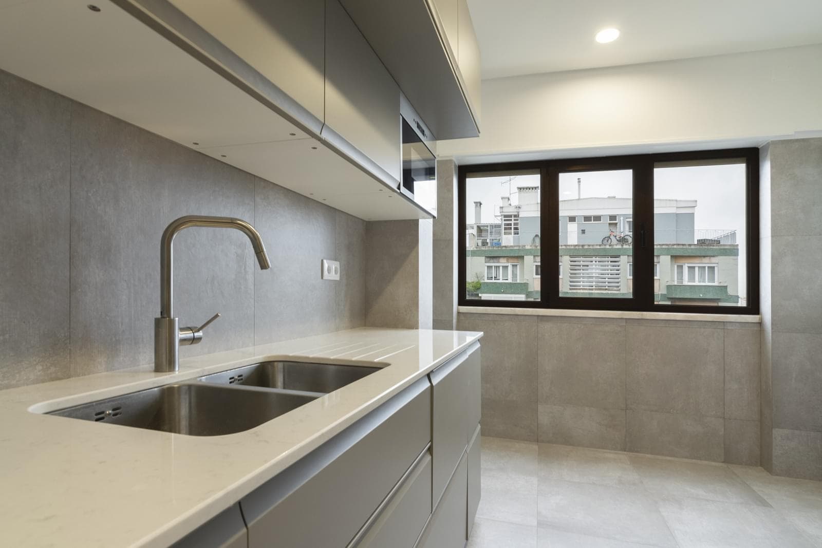 Apartamento T3 com varanda, Restelo, Lisboa - Imagem 3