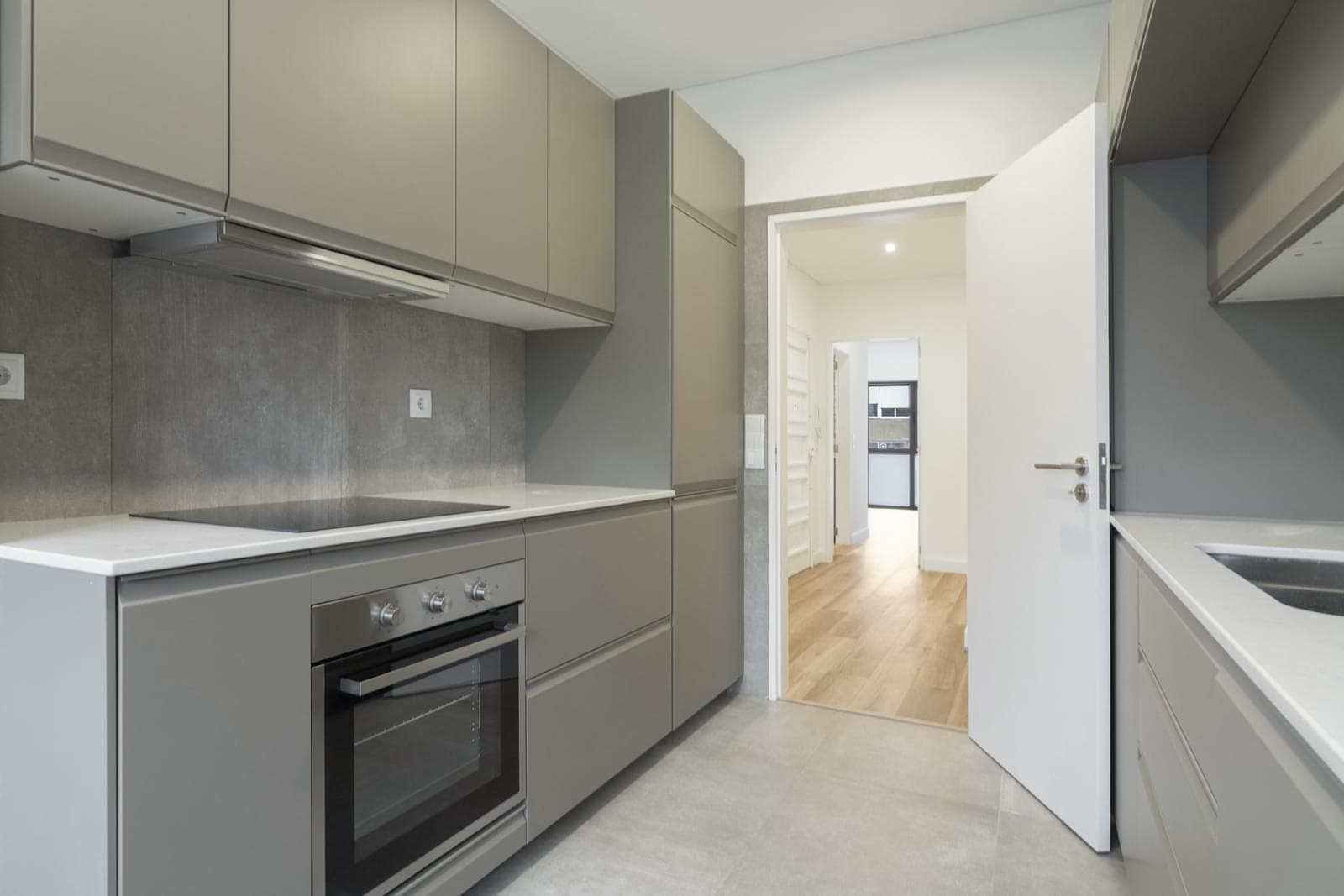 Apartamento T3 com varanda, Restelo, Lisboa - Imagem 2