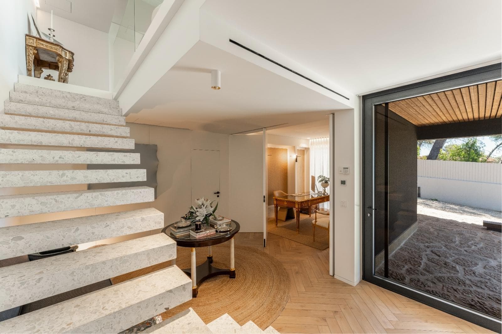4 Bedroom House with garden, Cascais - Image 9