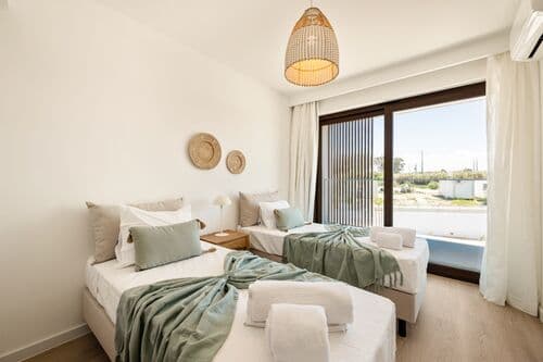 PF35150 - 2 Bedroom Apartment with swimming pool, Porto Covo, Sines - Image 10