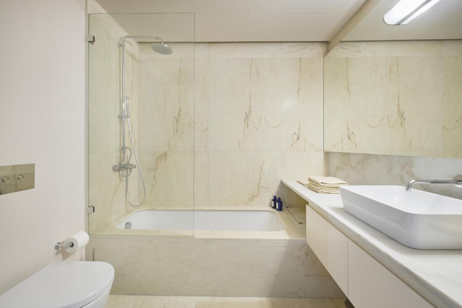 2 Bedroom Apartment with parking, Avenida da Liberdade, Lisboa - Image 35