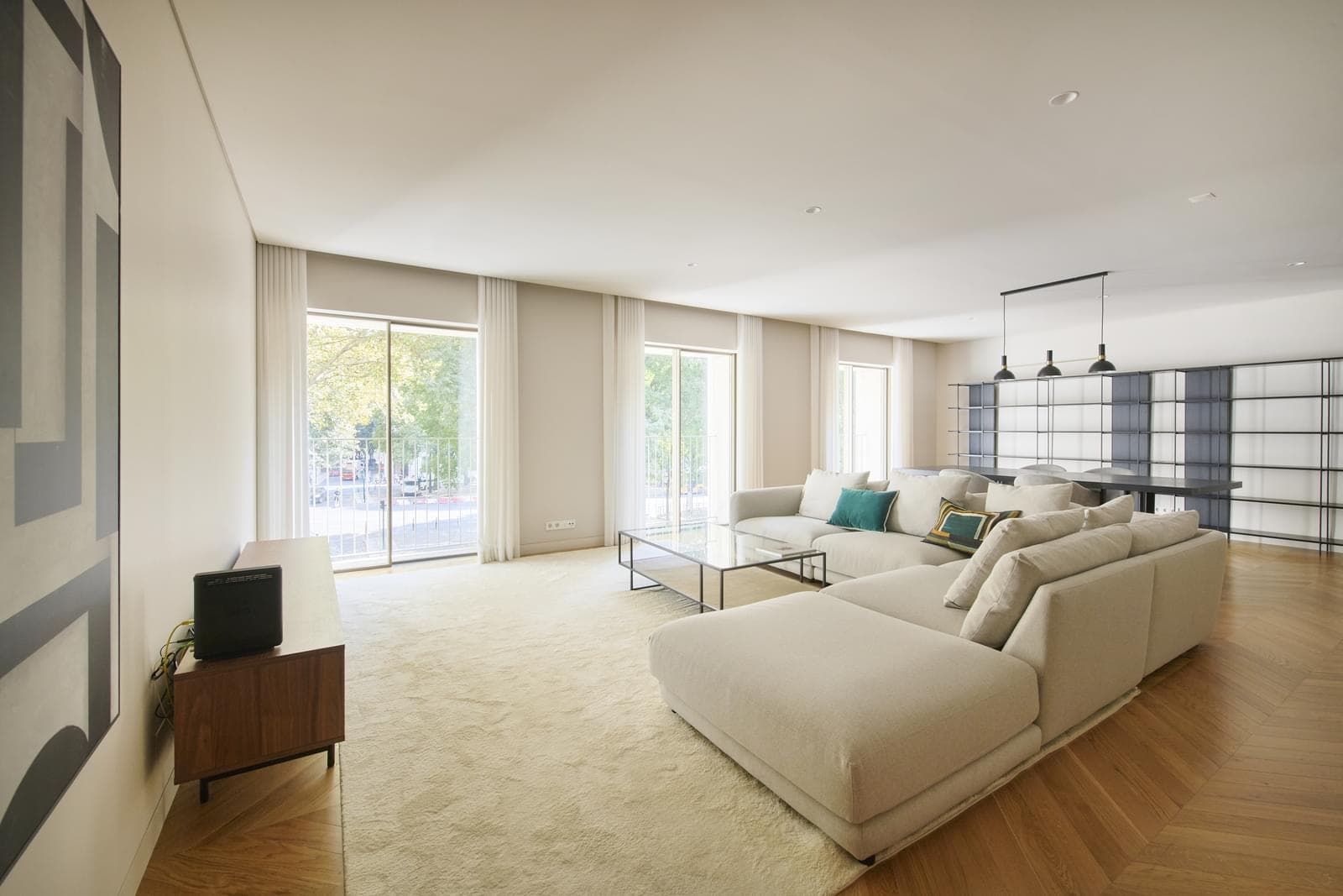 2 Bedroom Apartment with parking, Avenida da Liberdade, Lisboa - Image 3