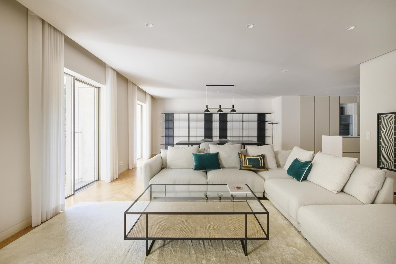 2 Bedroom Apartment with parking, Avenida da Liberdade, Lisboa - Image 8