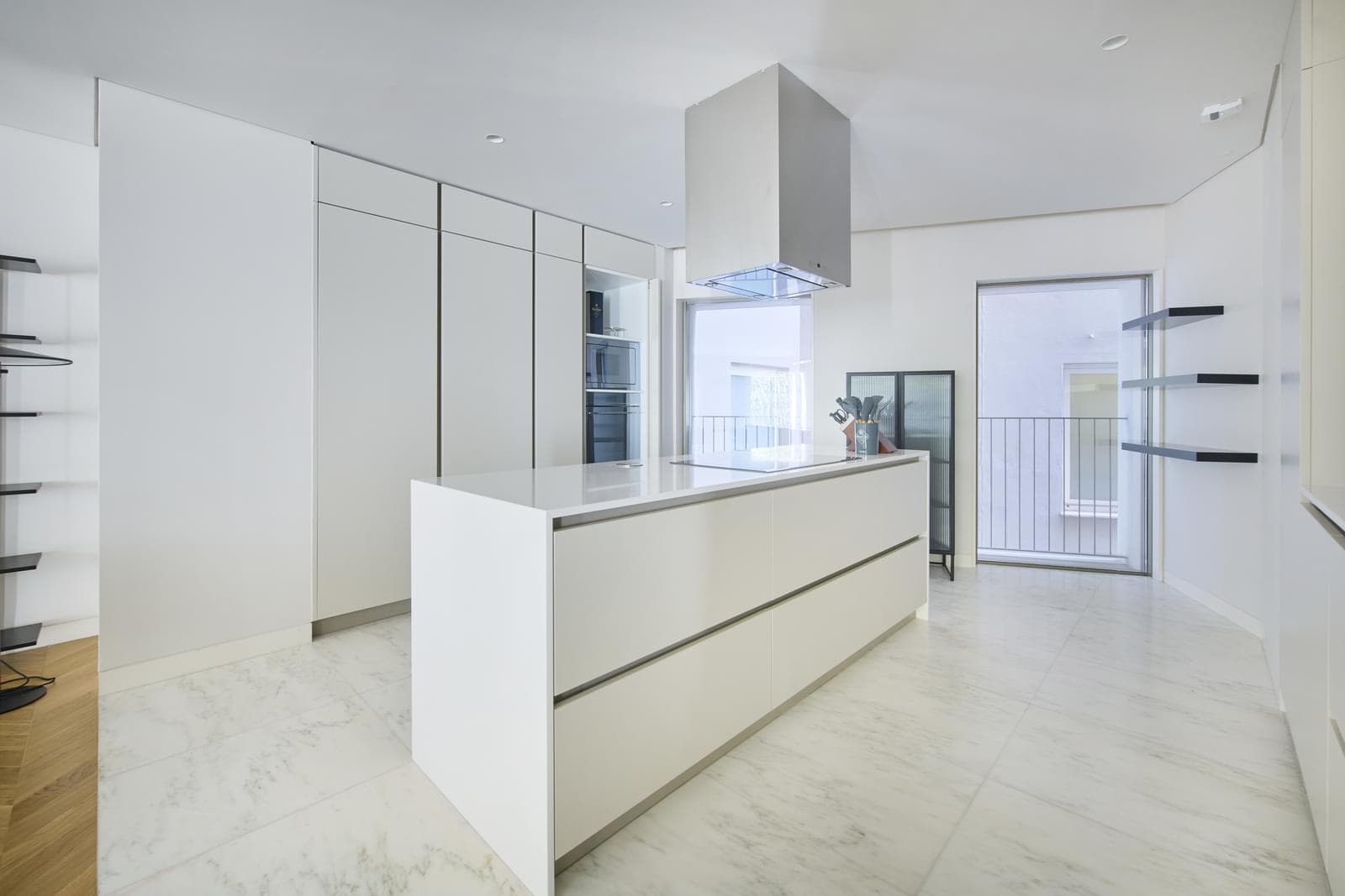 2 Bedroom Apartment with parking, Avenida da Liberdade, Lisboa - Image 42