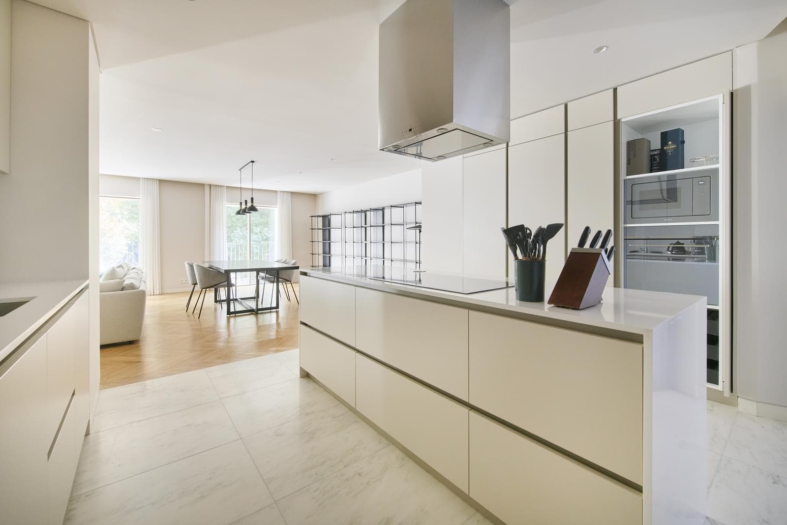 2 Bedroom Apartment with parking, Avenida da Liberdade, Lisboa - Image 43