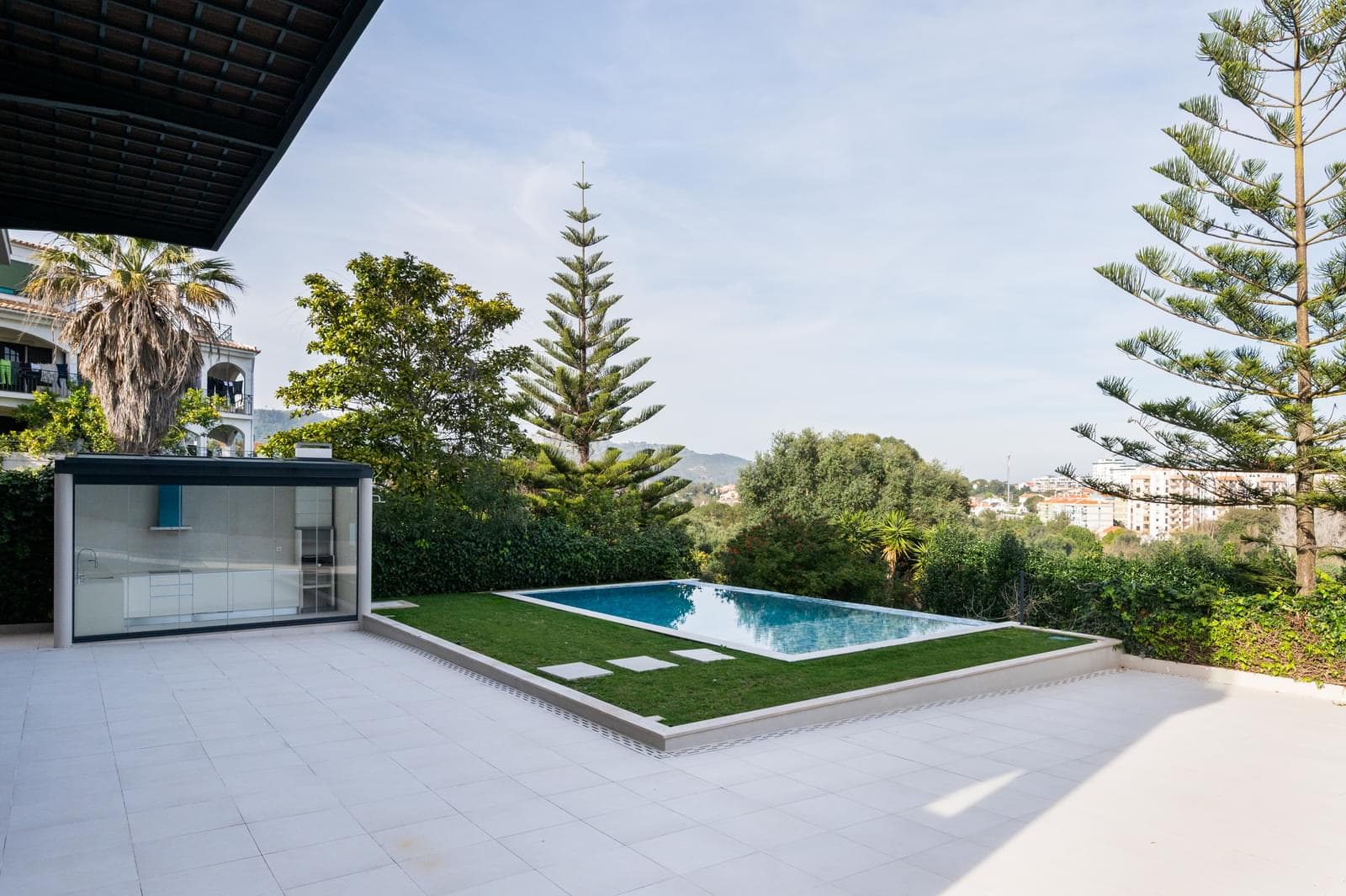 Maison normal 8 + 2 pièces avec parking, Setubal - Image 1