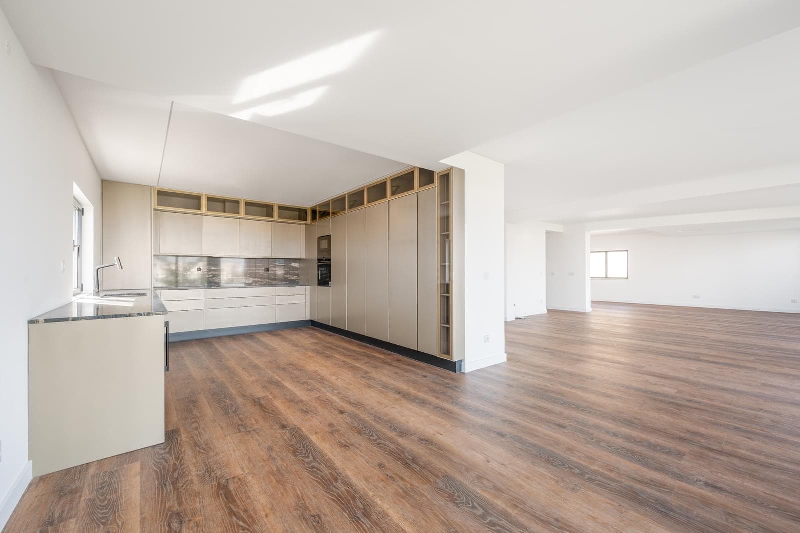 Maison normal 8 + 2 pièces avec parking, Setubal - Image 11