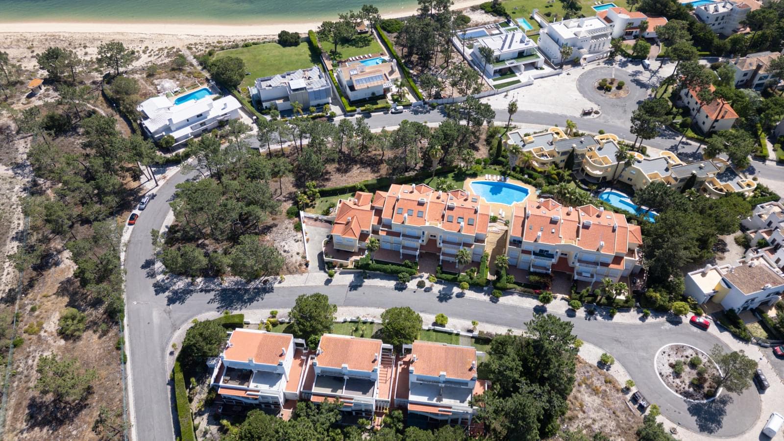 5 Bedroom House with parking, Soltroia, Grandola - Image 22