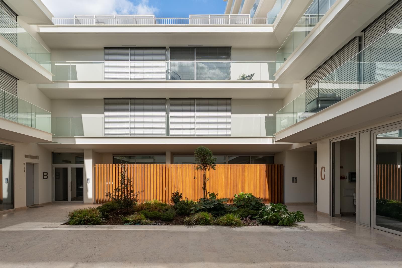 Apartamento T4 com estacionamento, Sete Rios, Lisboa - Imagem 4