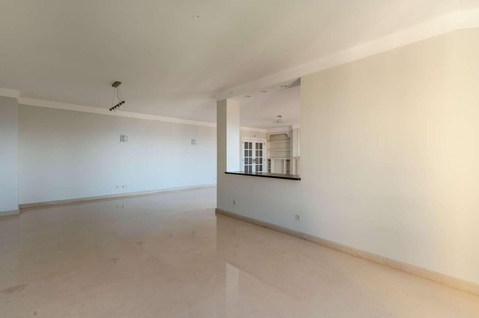 3 Bedroom Apartment with garden, Gandarinha, Cascais - Image 22