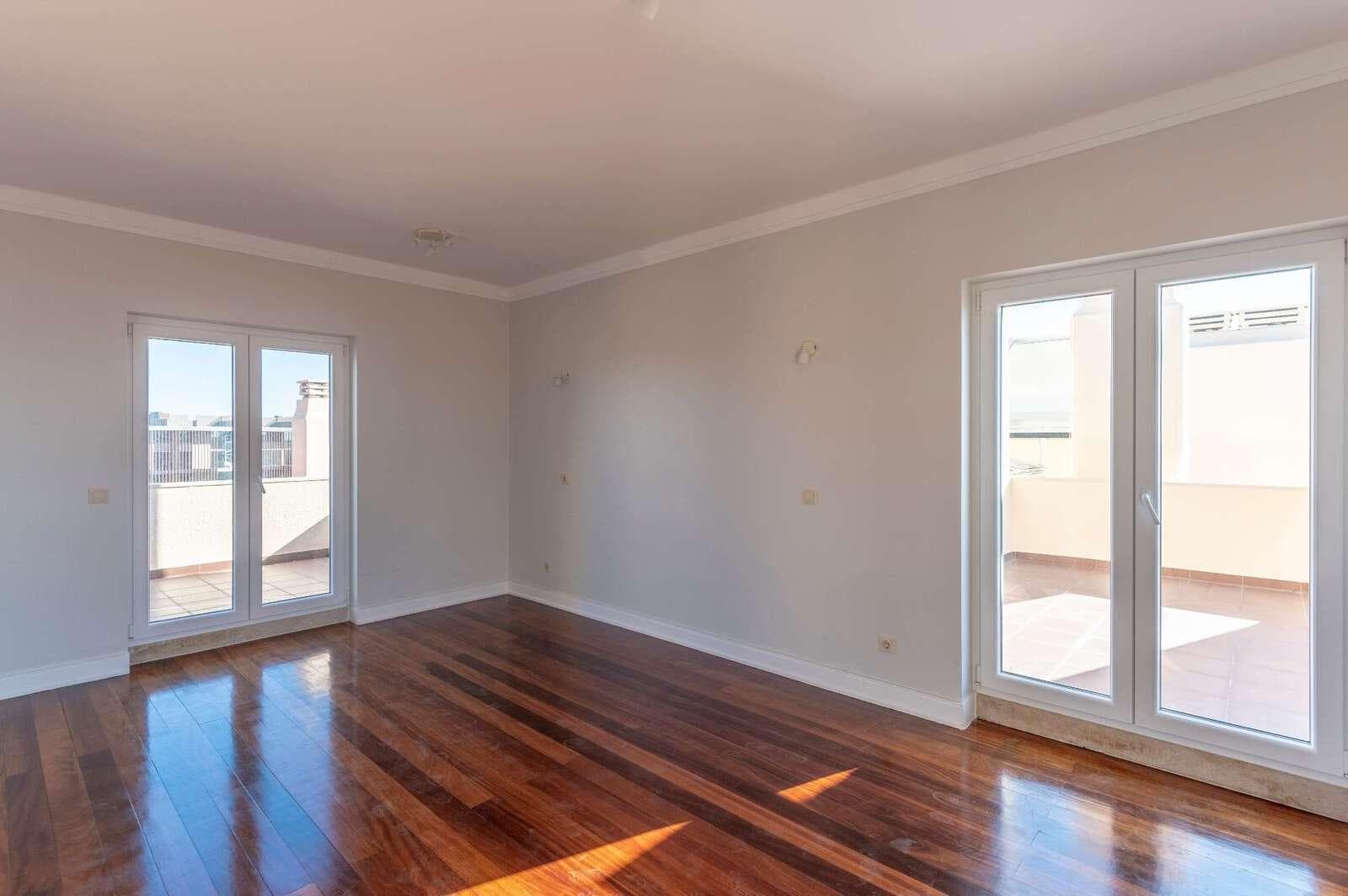 3 Bedroom Apartment with garden, Gandarinha, Cascais - Image 11