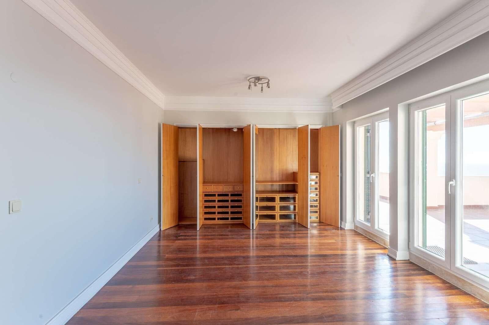 3 Bedroom Apartment with garden, Gandarinha, Cascais - Image 10