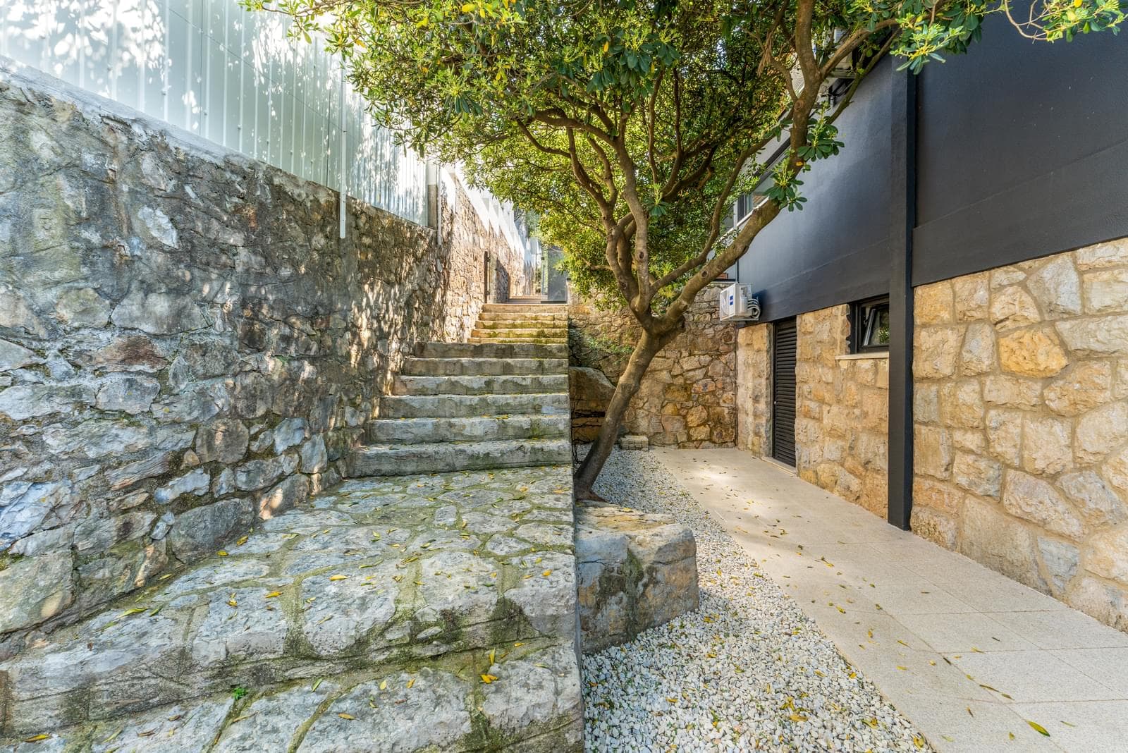 4 Bedroom House with garden, Cascais - Image 62