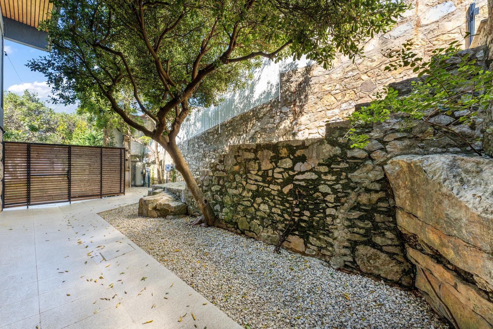 4 Bedroom House with garden, Cascais - Image 61