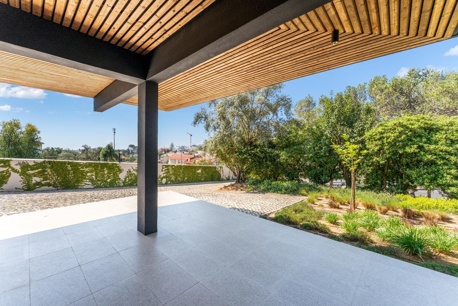4 Bedroom House with garden, Cascais - Image 6