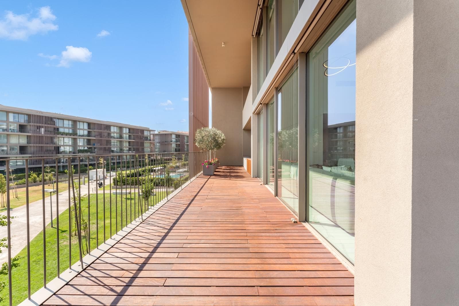 Duplex T4 com piscina, Cascais - Imagem 7