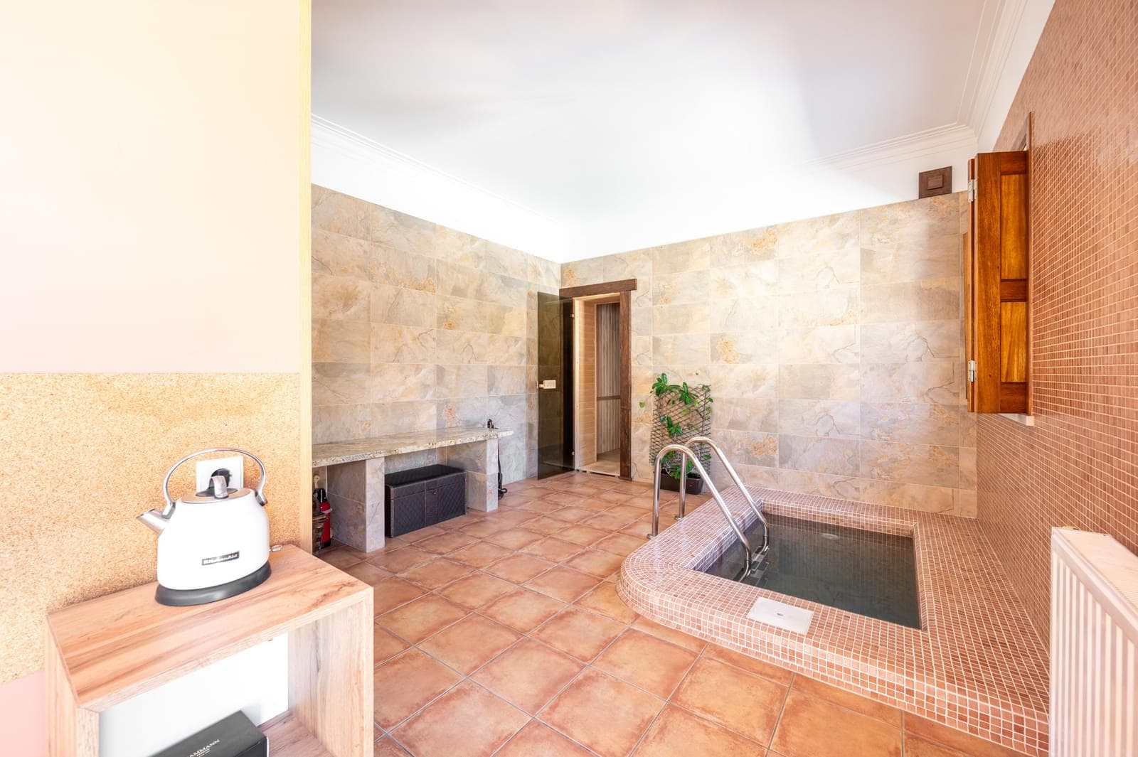 Moradia T5 + 5 com piscina, Aroeira, Almada - Imagem 29