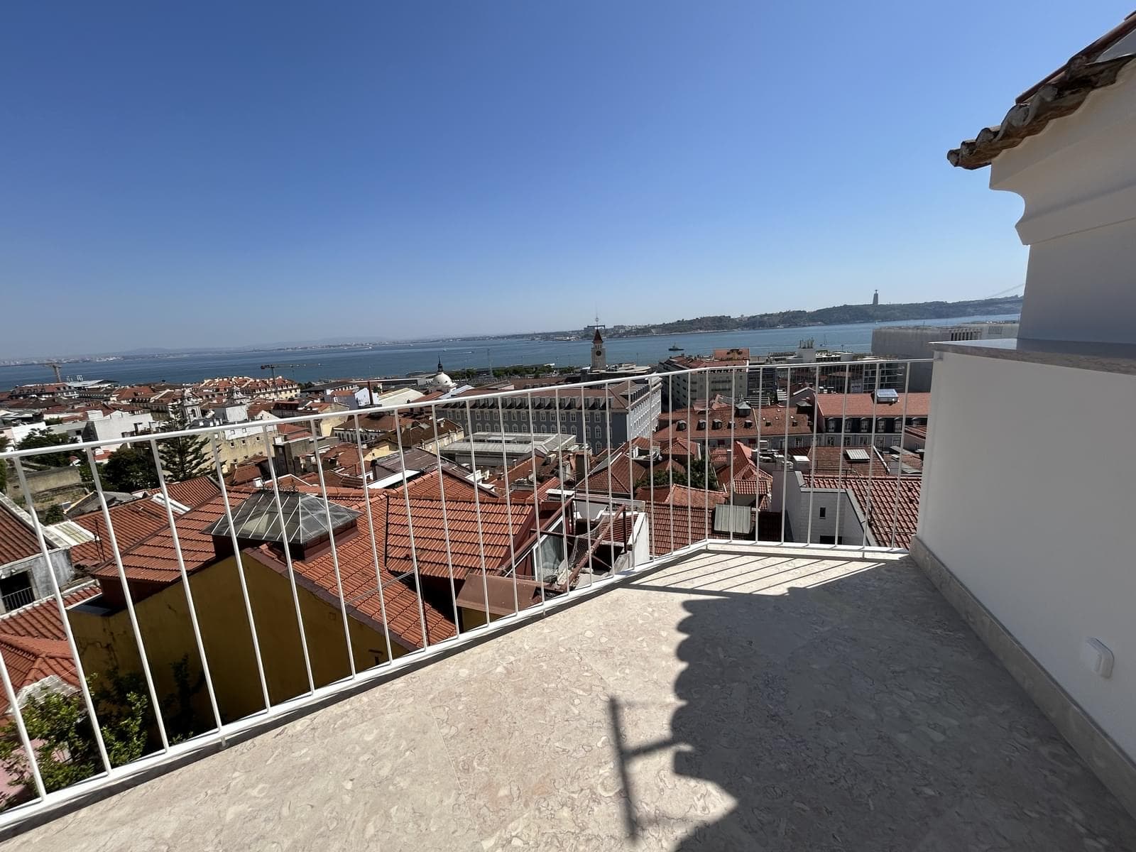 2 Bedroom Apartment with a view, Chiado, Lisboa - Image 7