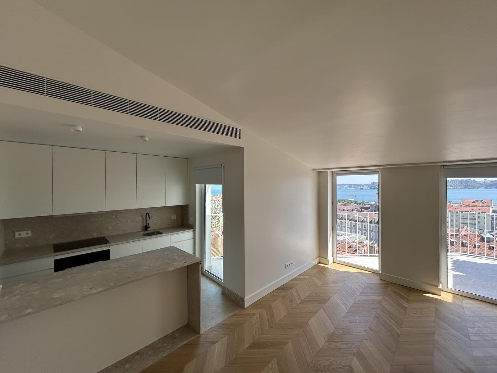 2 Bedroom Apartment with a view, Chiado, Lisboa - Image 21